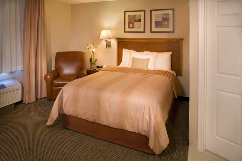 Candlewood Suites Fredericksburg By Ihg Room photo